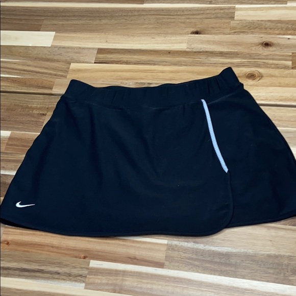 Nike Fit Dry black skrit - Picture 1 of 8
